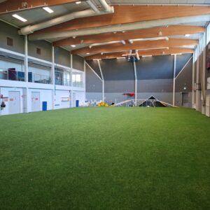 1. Iso halli. 588m2