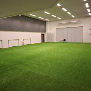 2. Pieni halli. 187m2